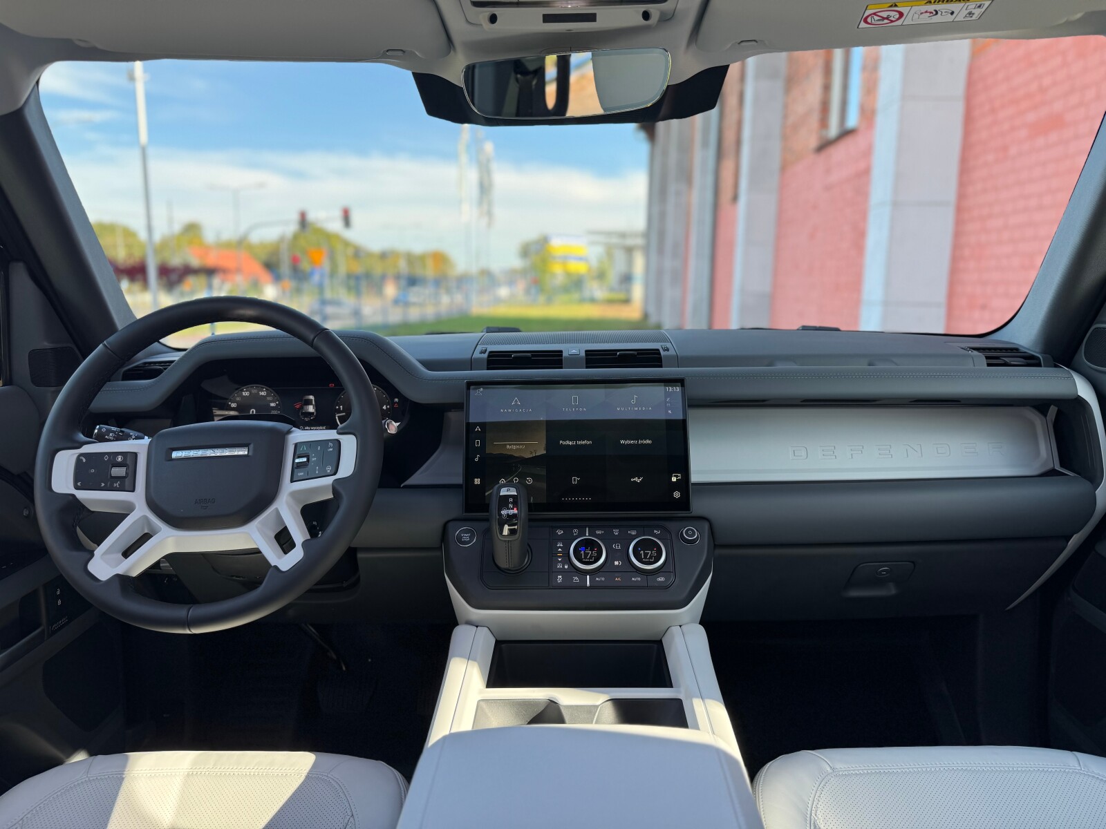 Land Rover Defender 110 - zdjęcie 26
