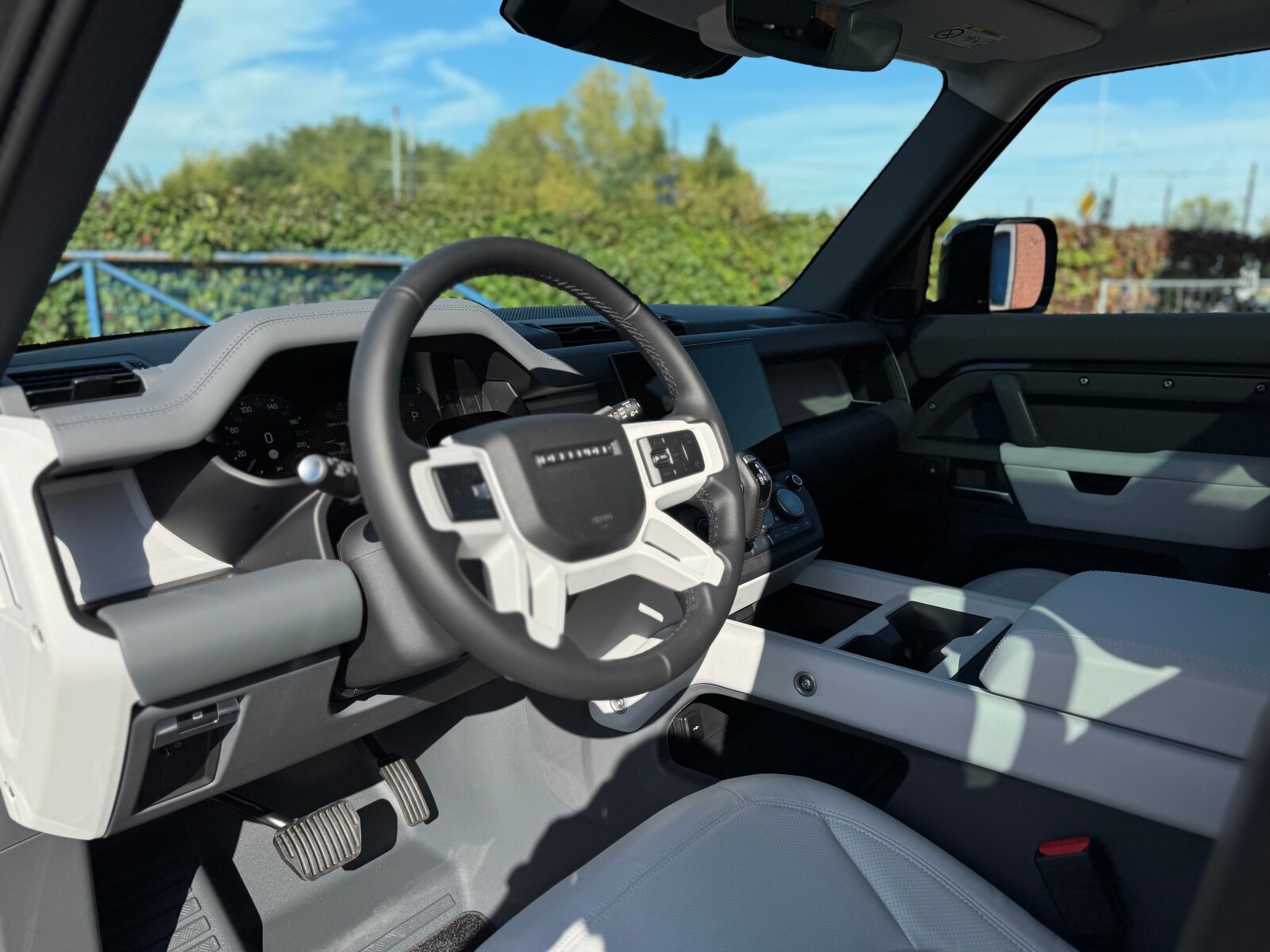 Land Rover Defender 110 - zdjęcie 5