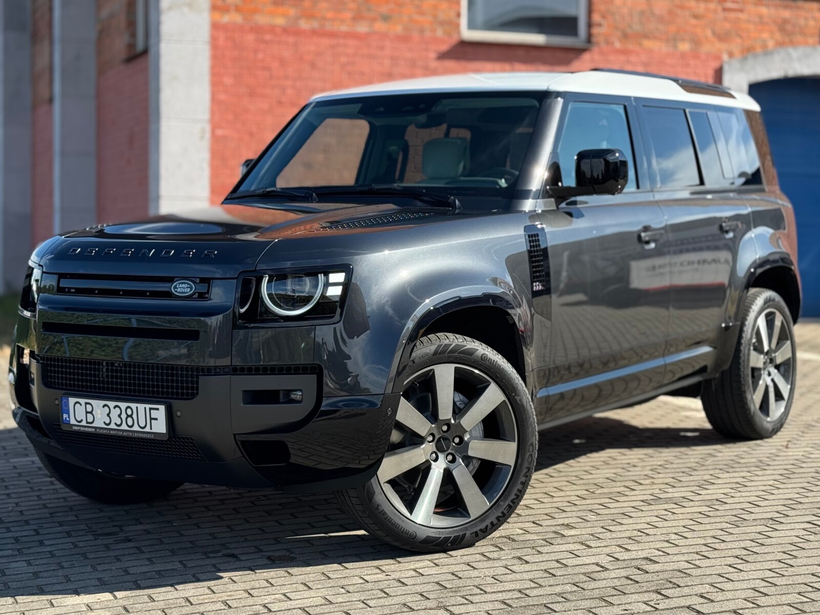 Land Rover Defender 110 - zdjęcie 1
