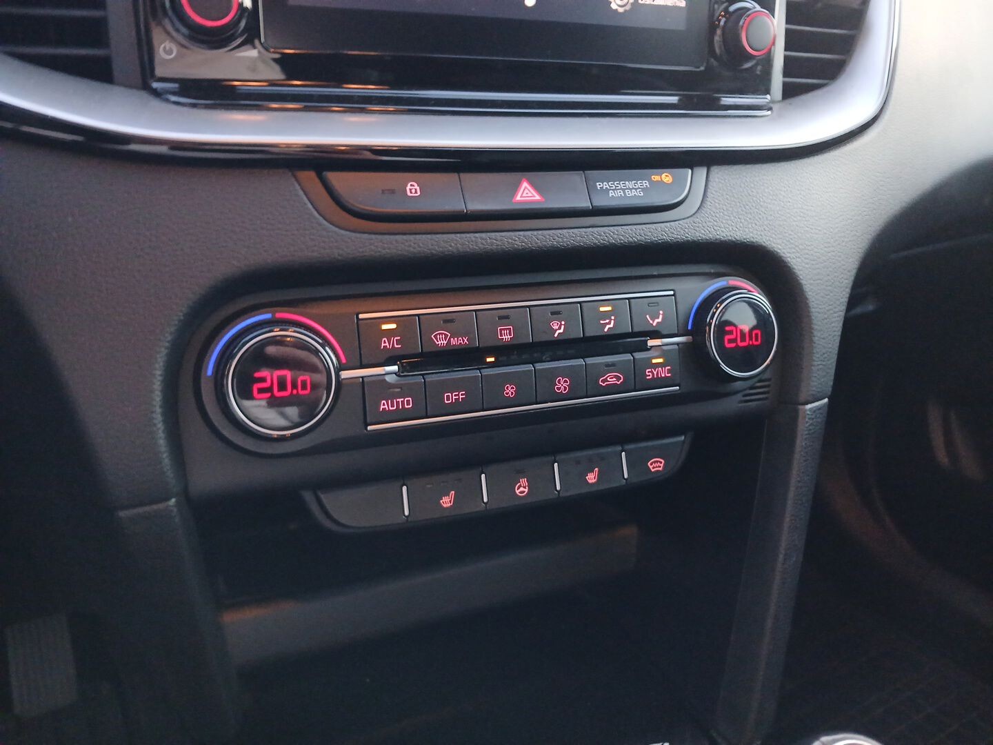 Kia Ceed - zdjęcie 14