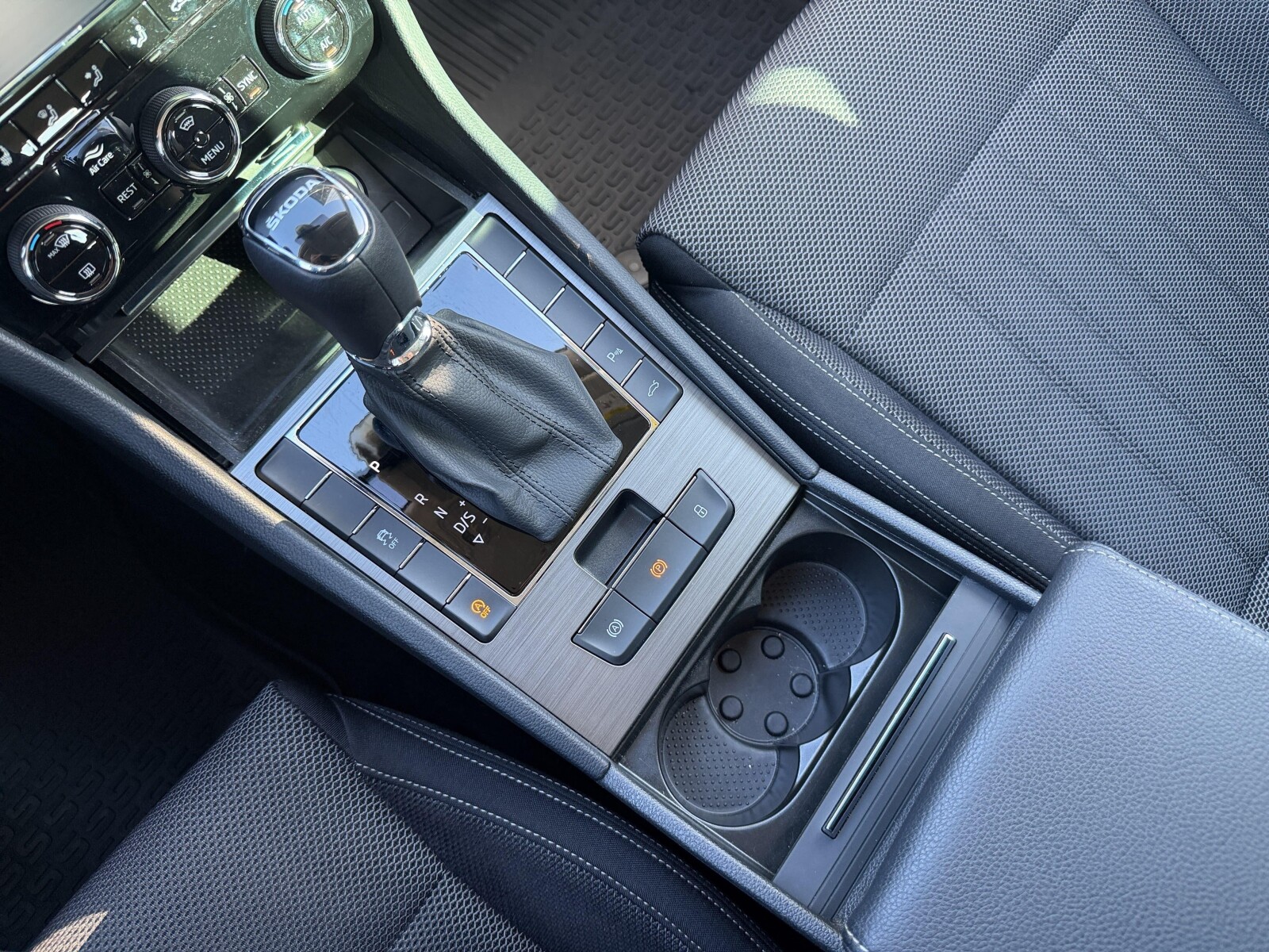 Škoda Superb - zdjęcie 21