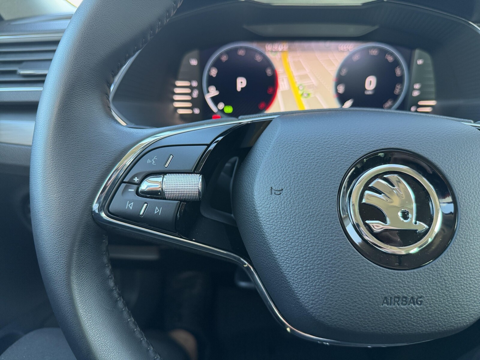 Škoda Superb - zdjęcie 17
