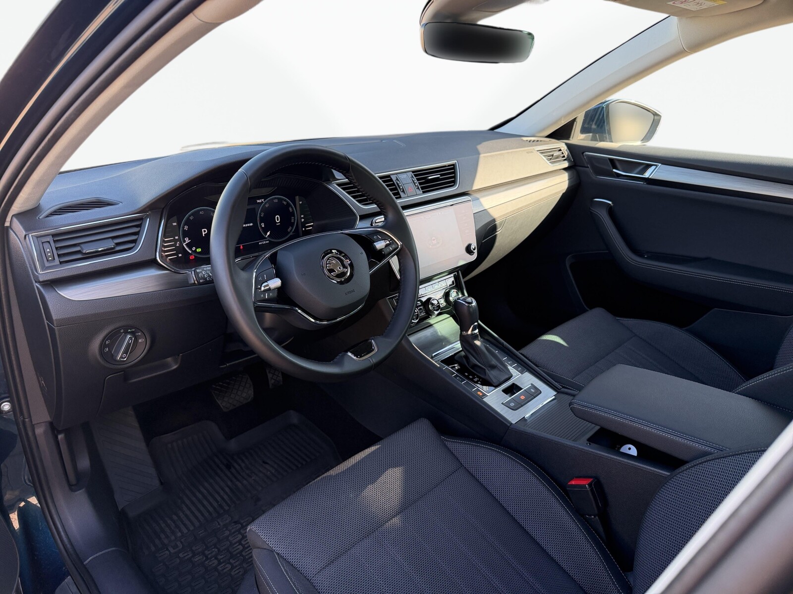 Škoda Superb - zdjęcie 11