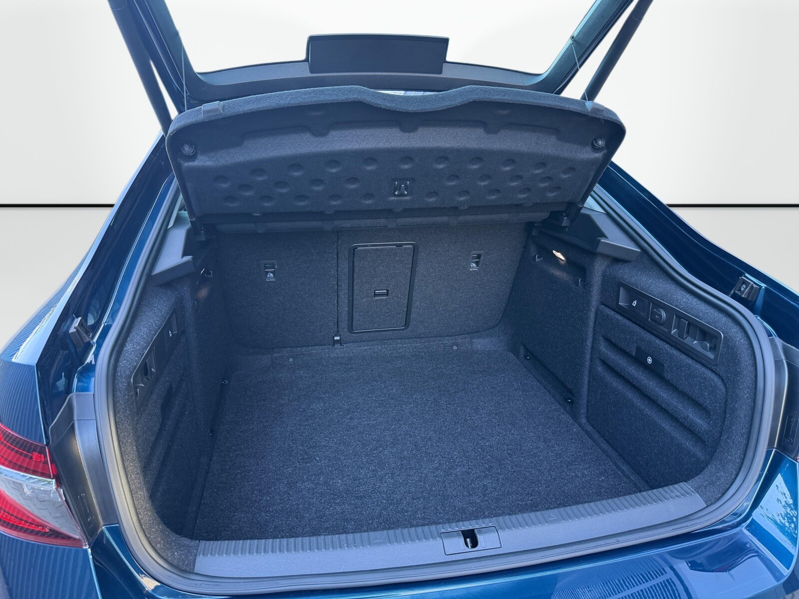 Škoda Superb - zdjęcie 37