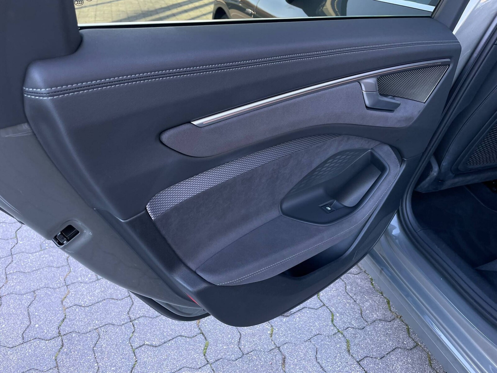 Audi A6 Avant - zdjęcie 11