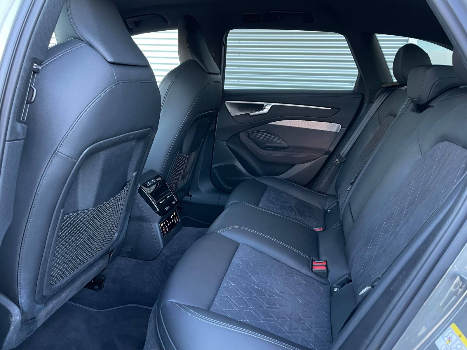 Audi A6 Avant - zdjęcie 12