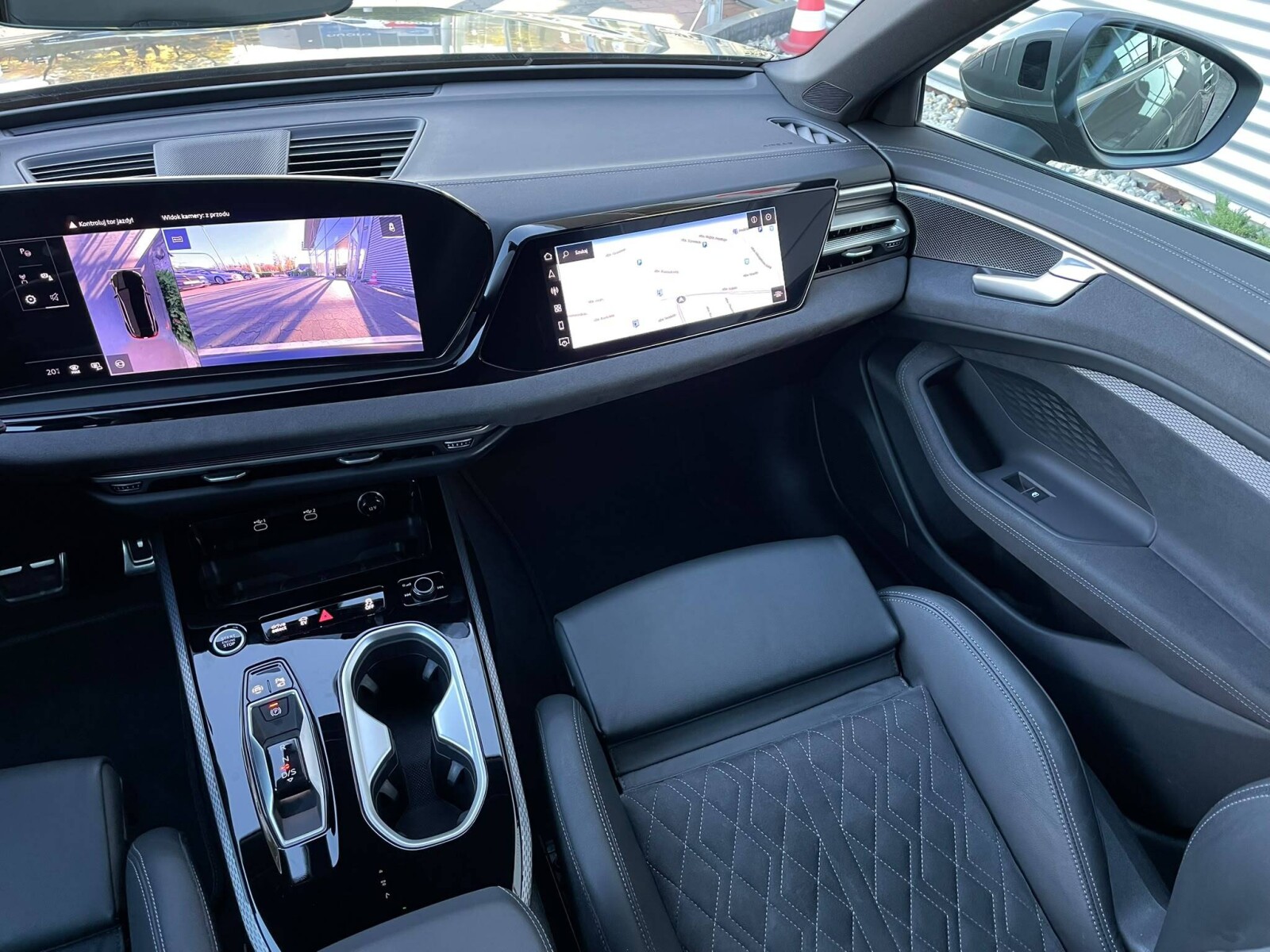 Audi A6 Avant - zdjęcie 17