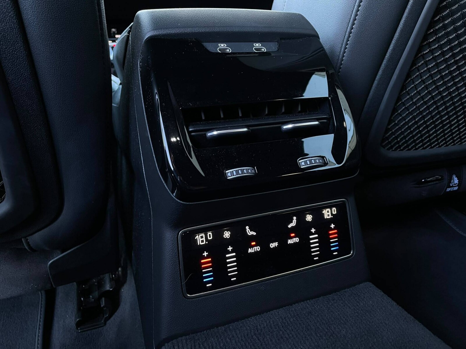 Audi A6 Avant - zdjęcie 14