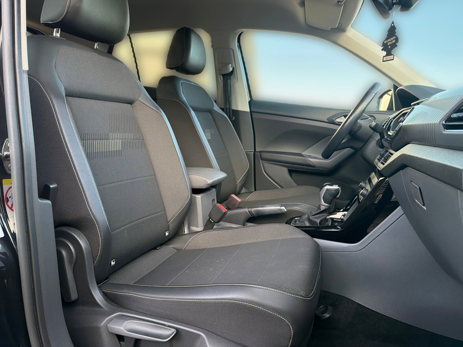 Volkswagen T-Cross - zdjęcie 16