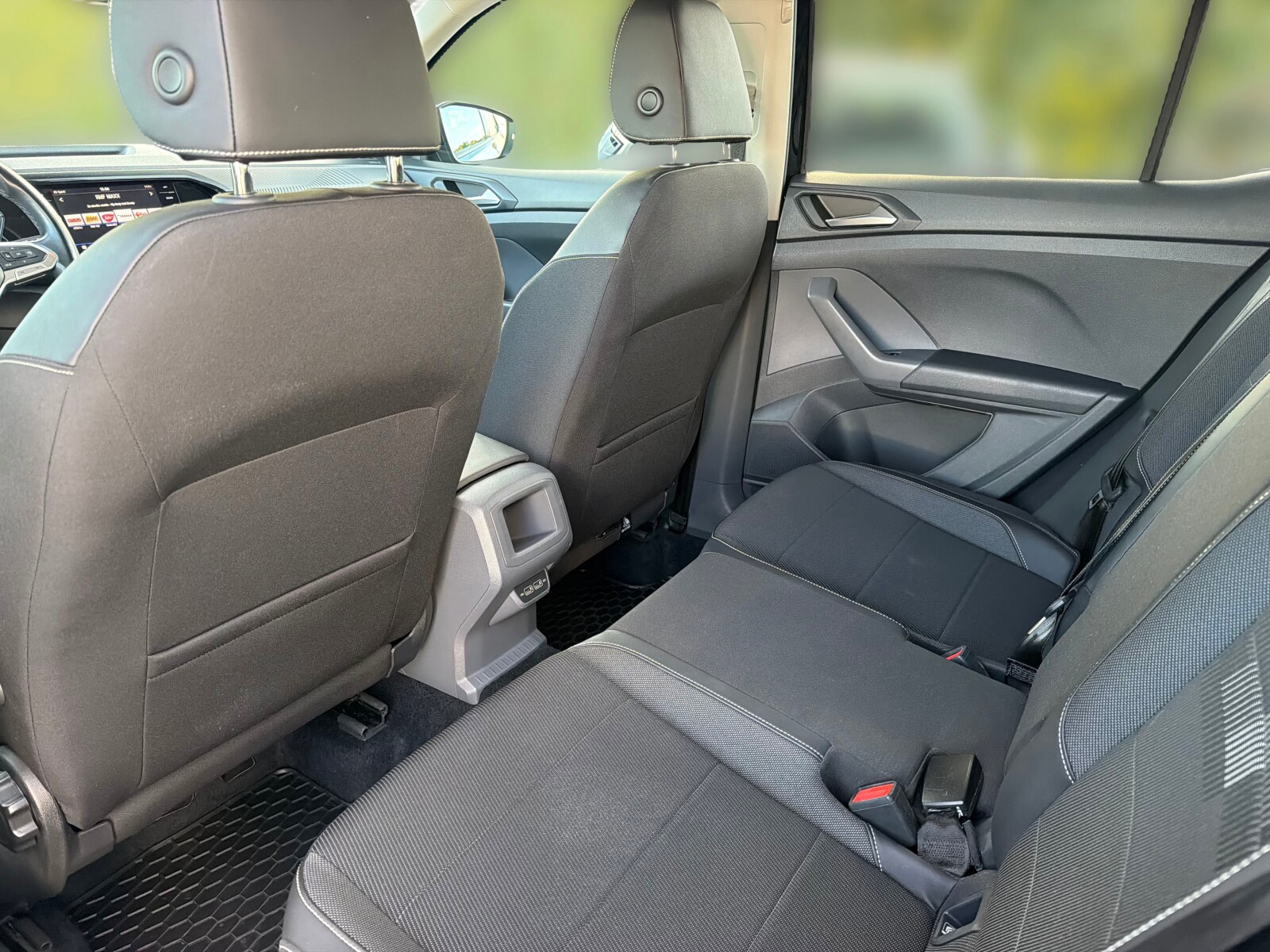 Volkswagen T-Cross - zdjęcie 11
