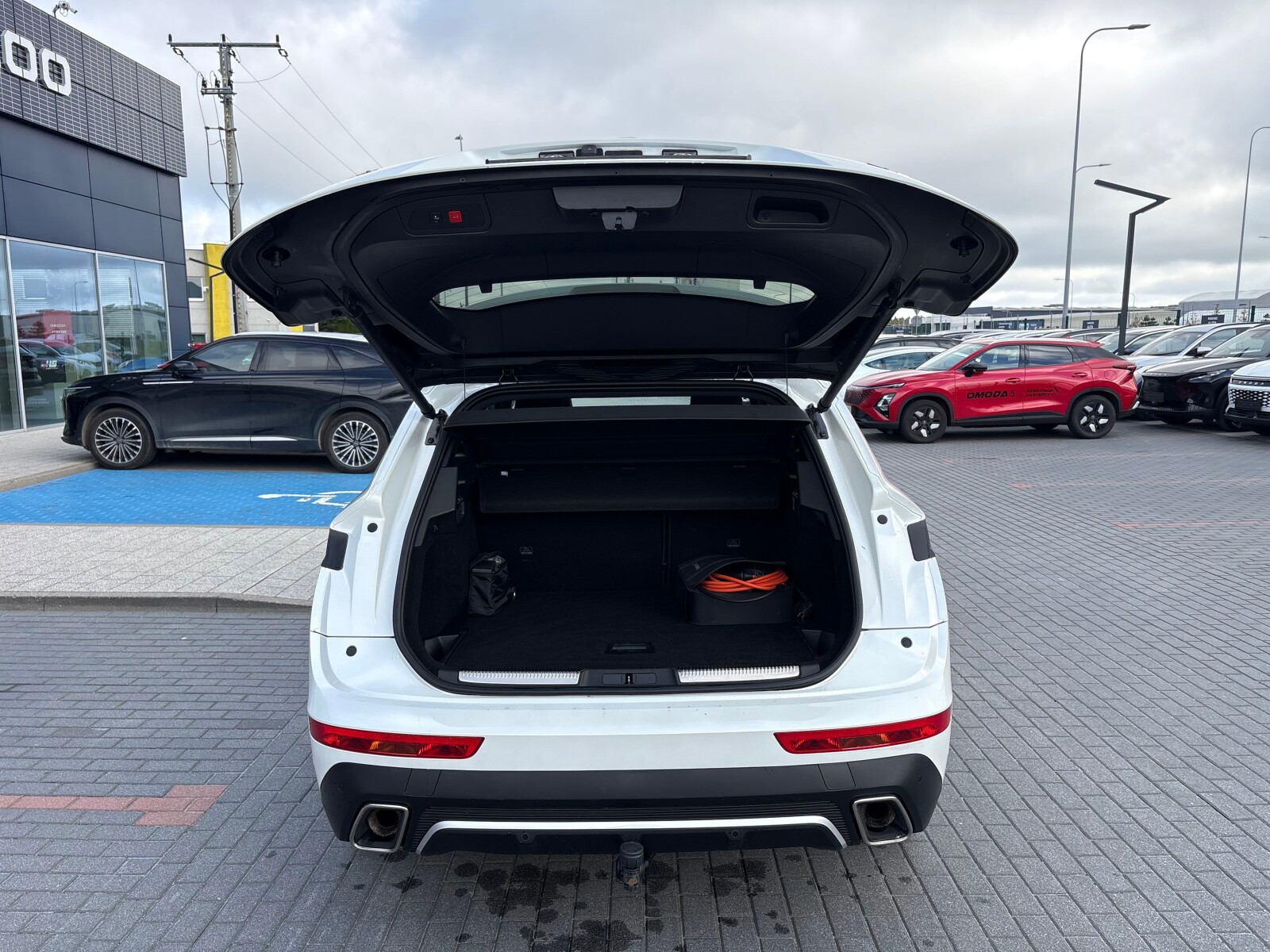 DS Automobiles DS 7 Crossback - zdjęcie 29