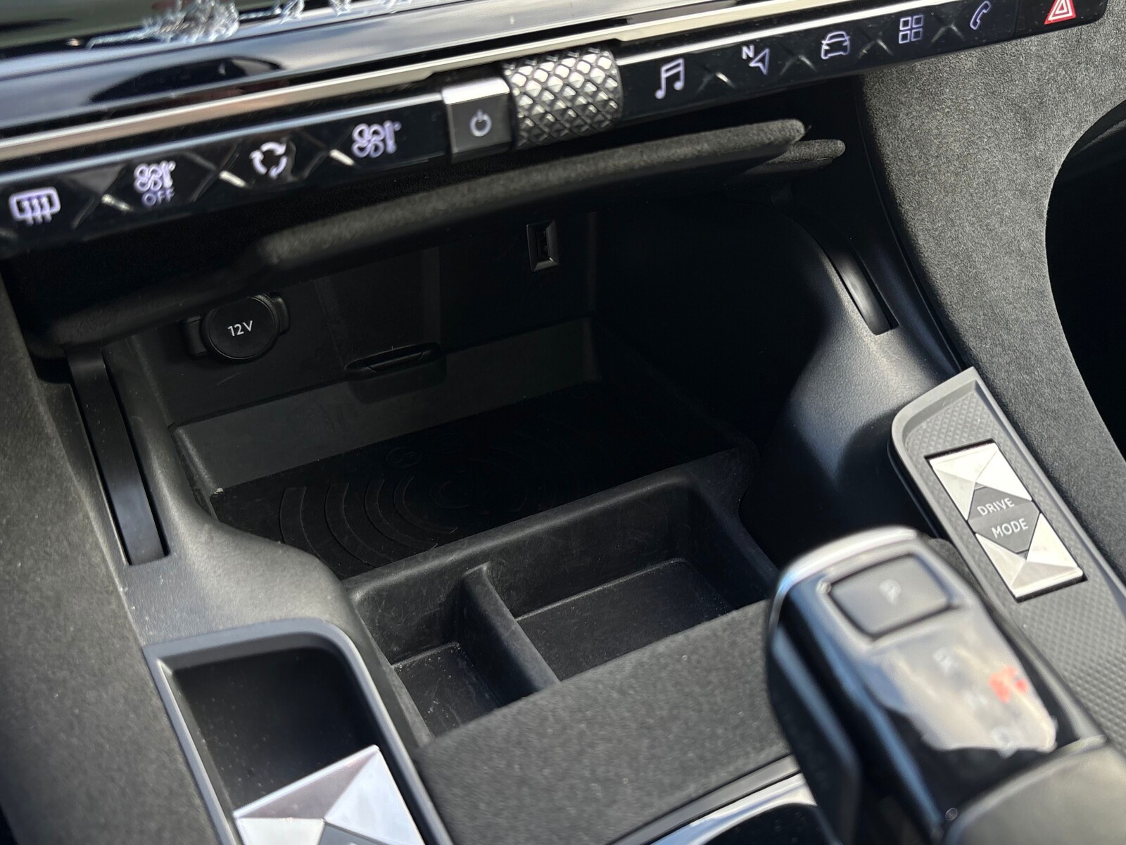 DS Automobiles DS 7 Crossback - zdjęcie 26