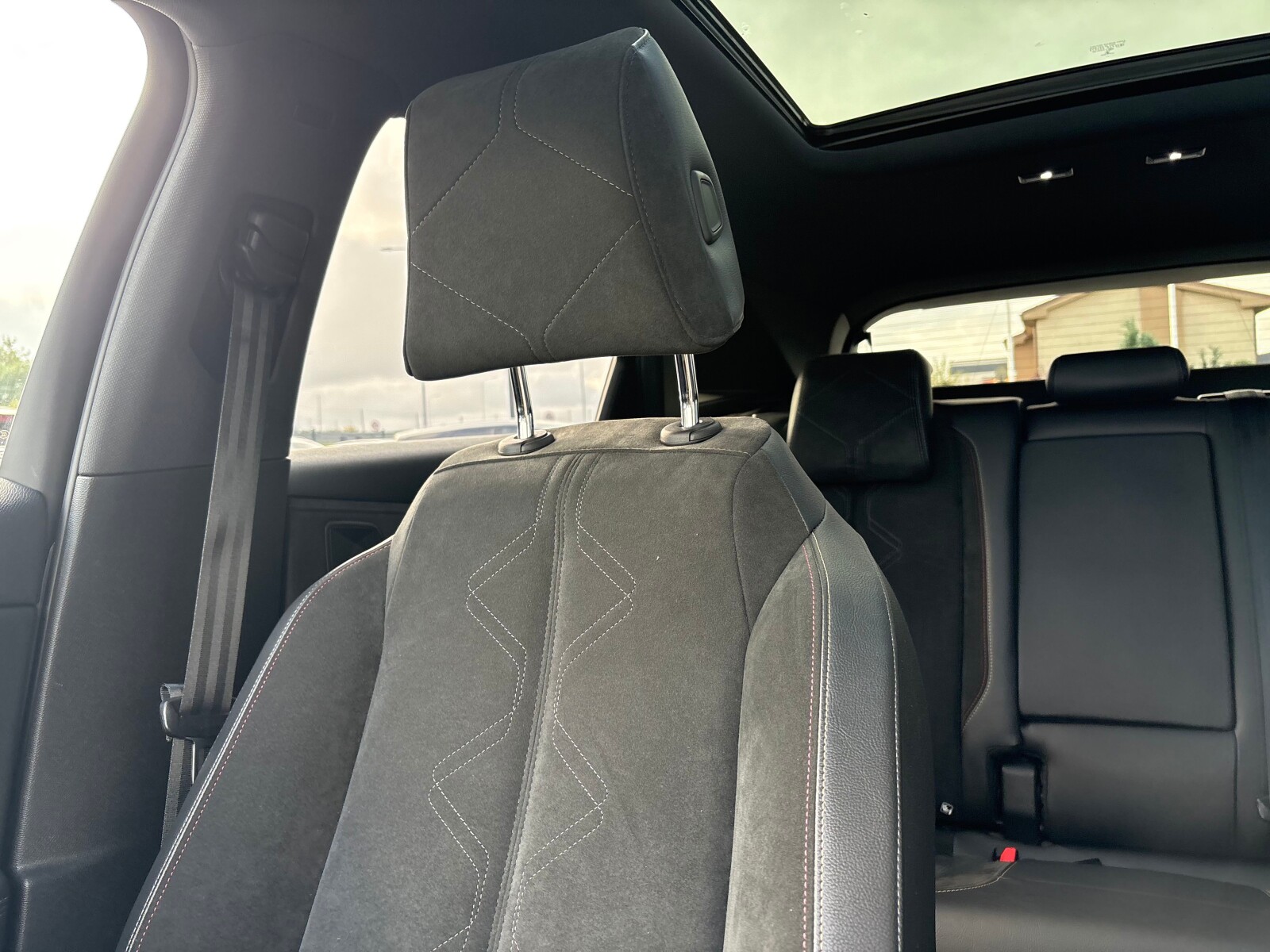 DS Automobiles DS 7 Crossback - zdjęcie 14