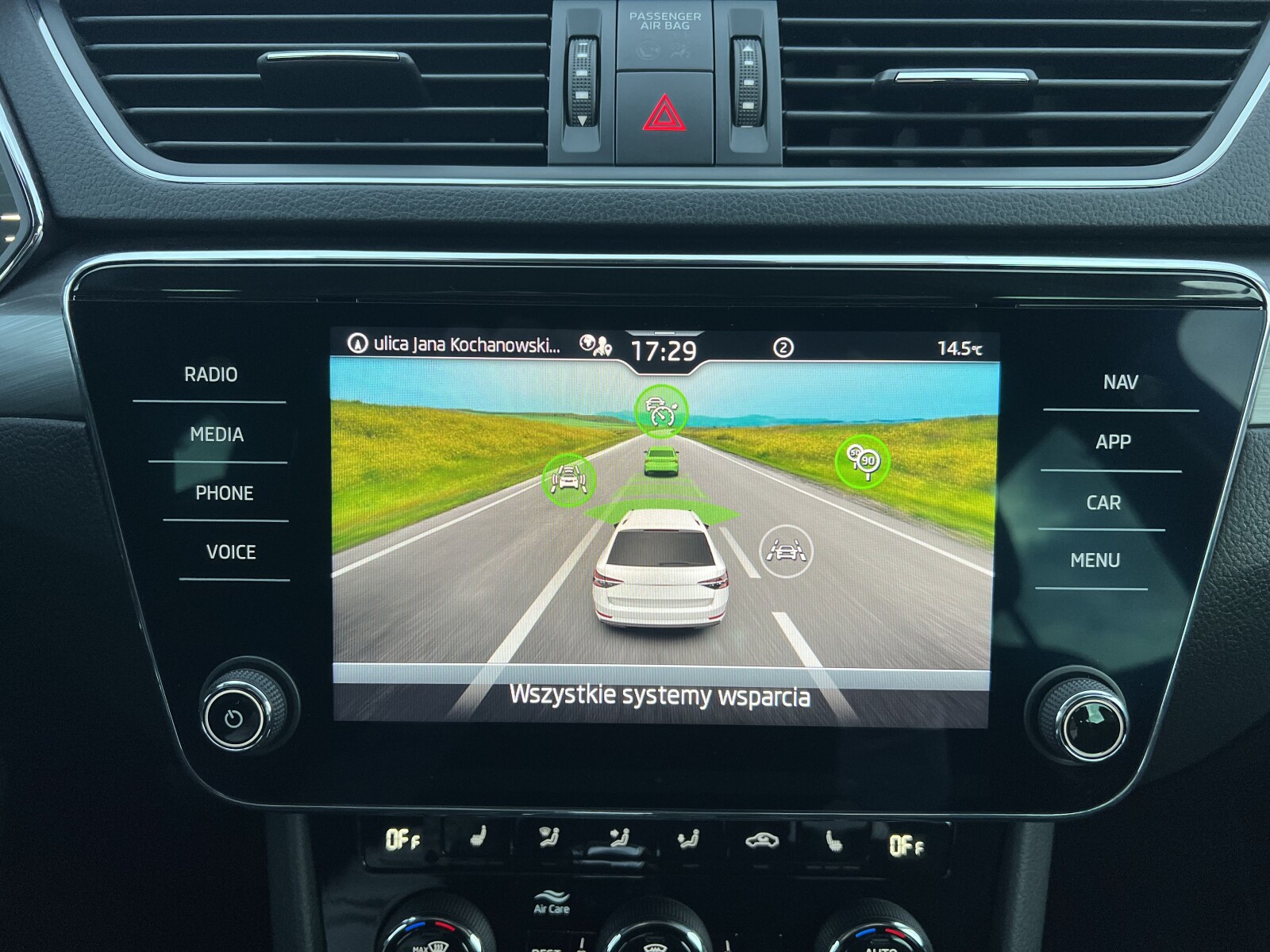 Škoda Superb Combi - zdjęcie 14