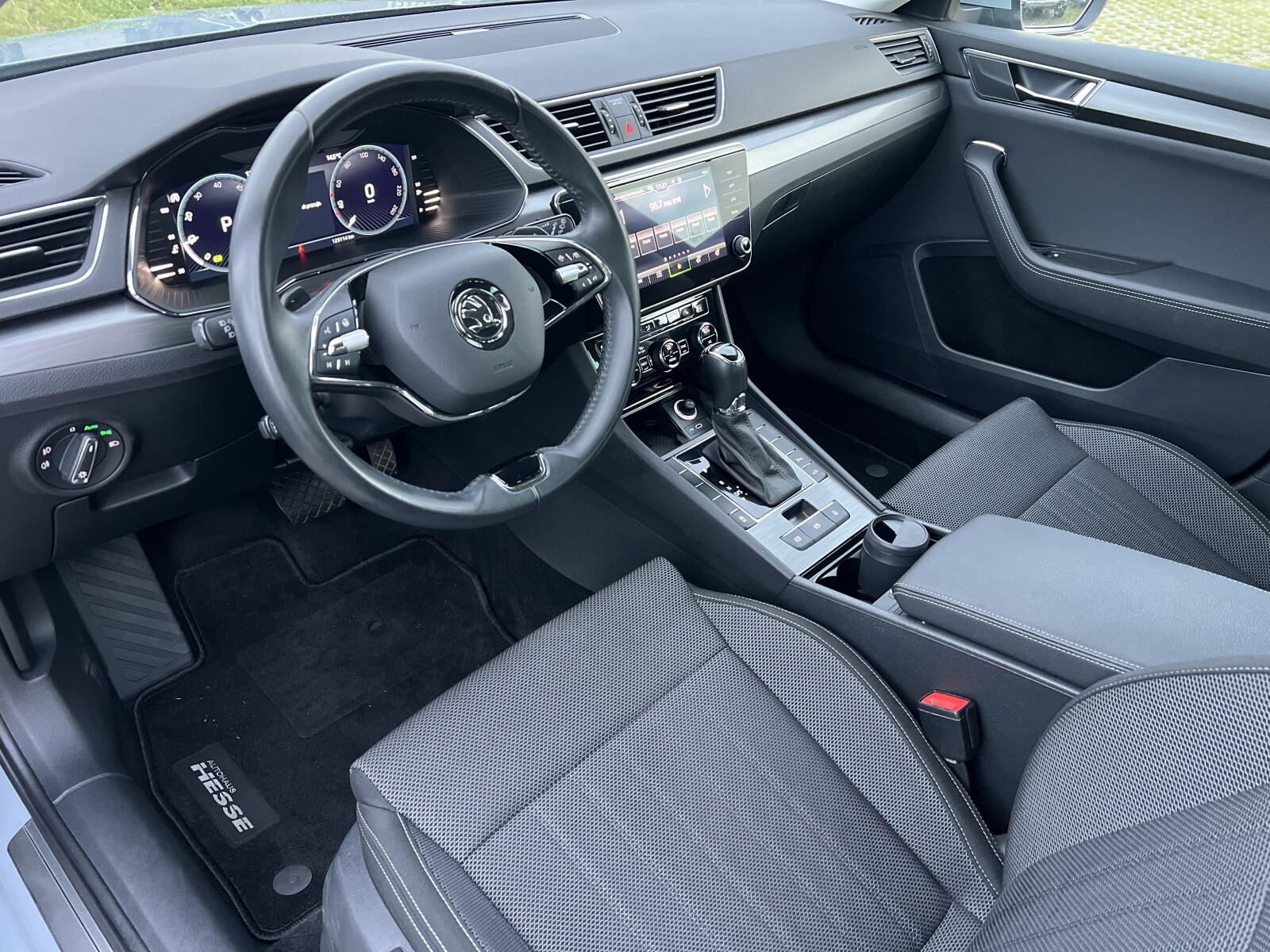 Škoda Superb Combi - zdjęcie 9