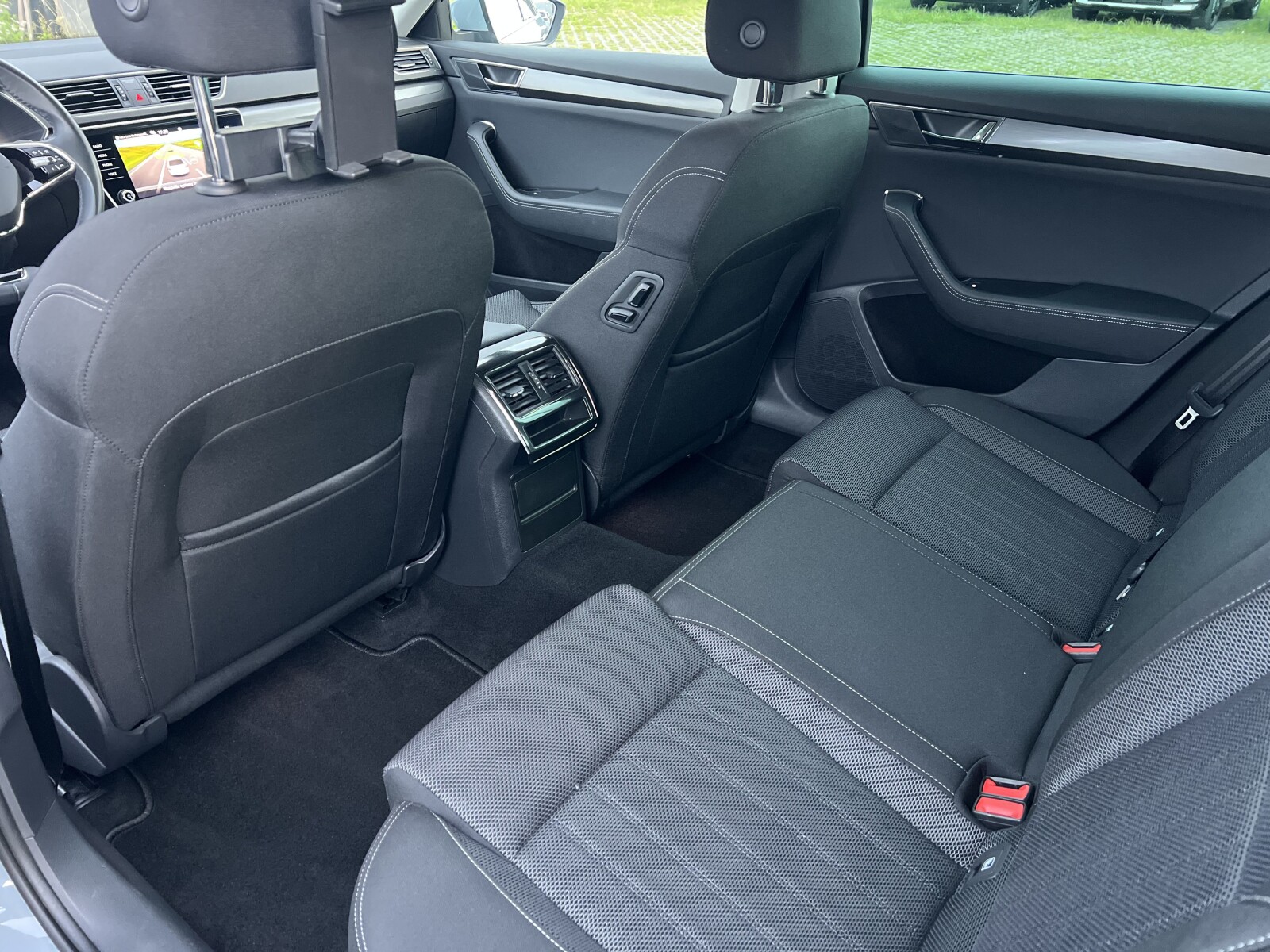 Škoda Superb Combi - zdjęcie 26