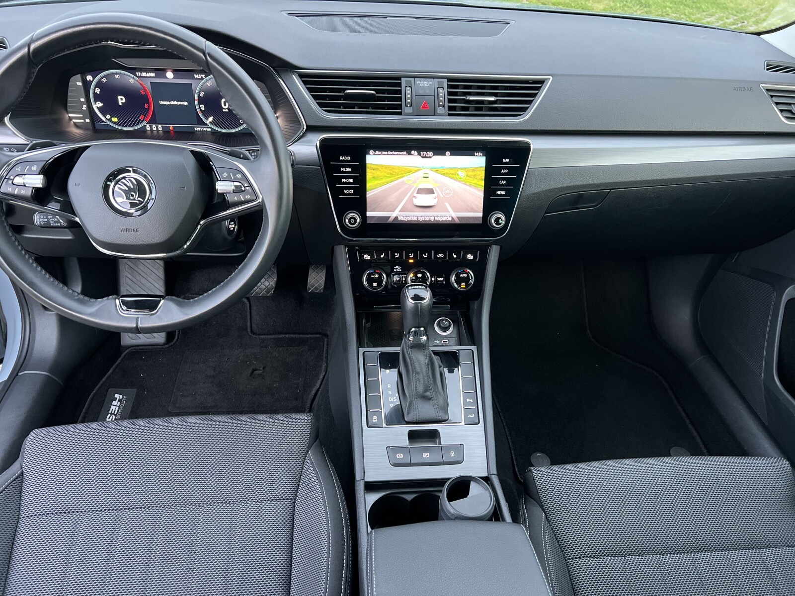 Škoda Superb Combi - zdjęcie 11