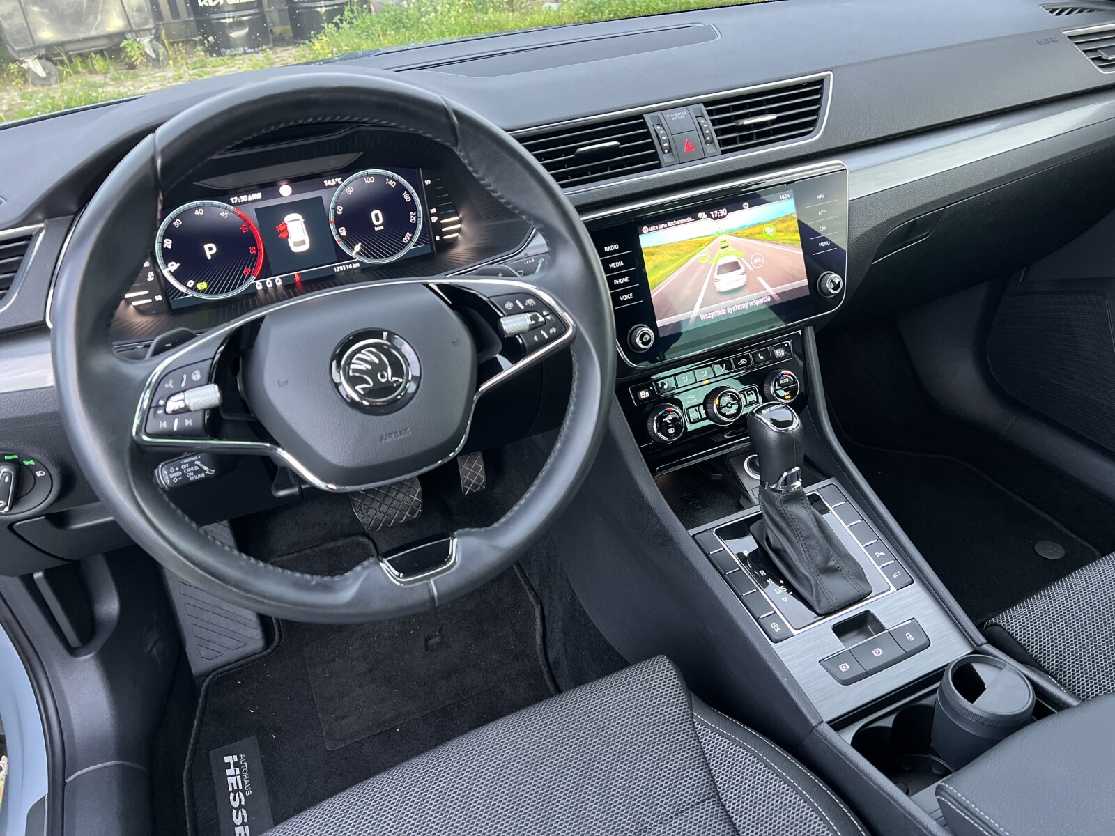 Škoda Superb Combi - zdjęcie 27