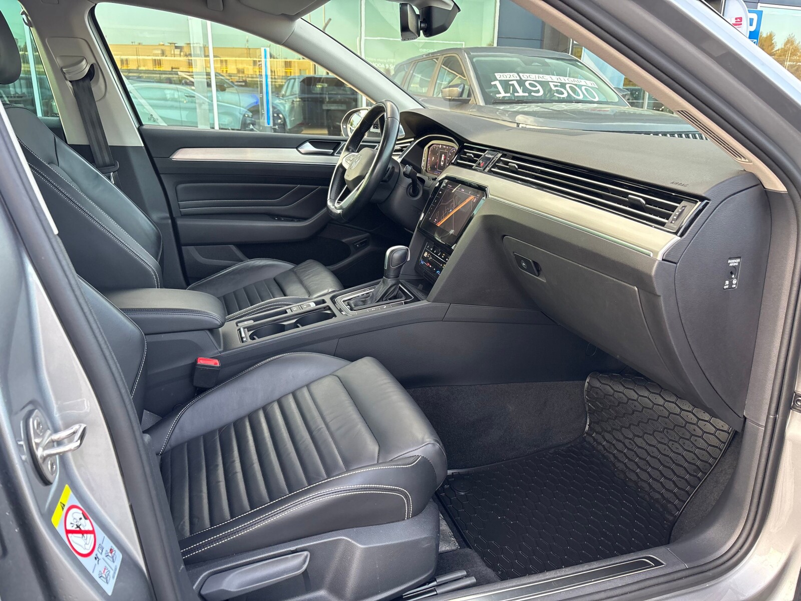Volkswagen Passat - zdjęcie 28