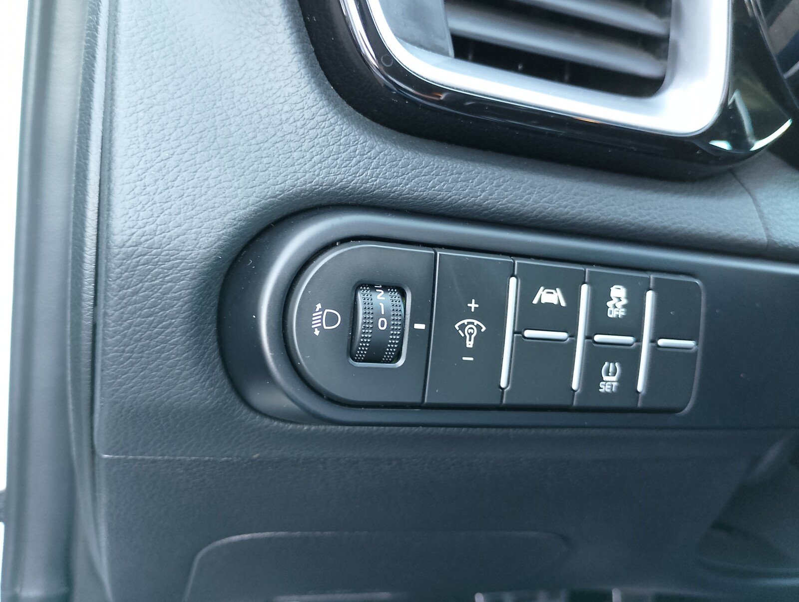 Kia Ceed - zdjęcie 18