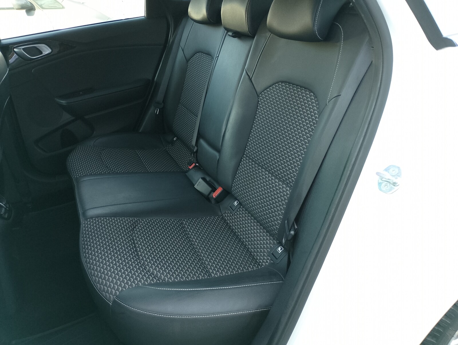 Kia Ceed - zdjęcie 10