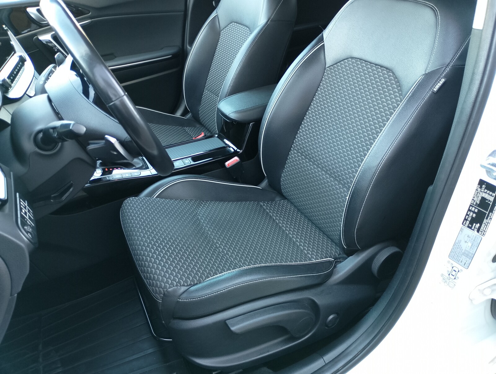 Kia Ceed - zdjęcie 9