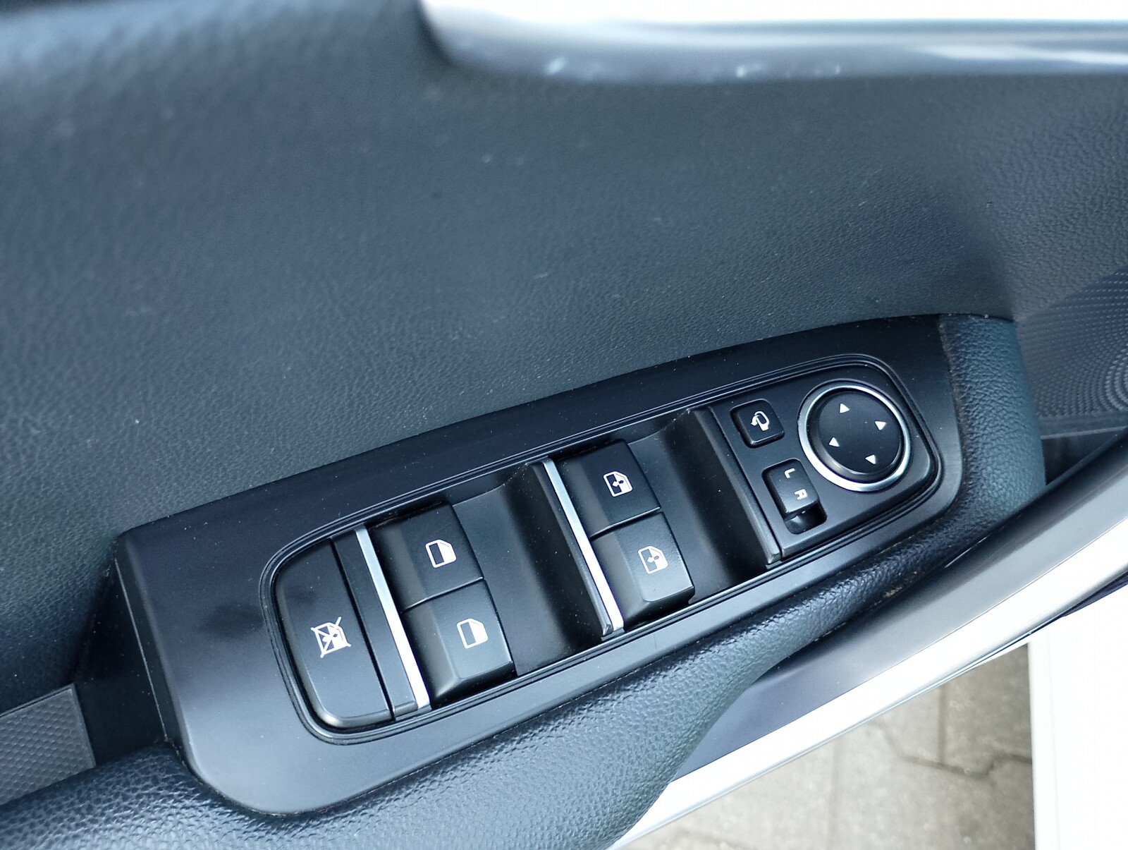 Kia Ceed - zdjęcie 19