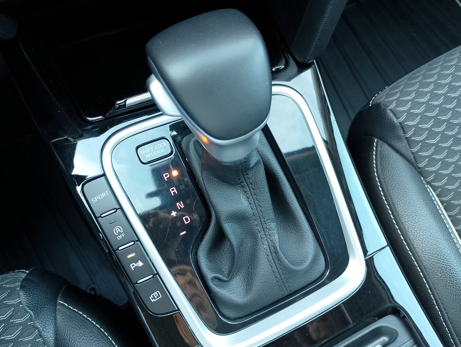 Kia Ceed - zdjęcie 15