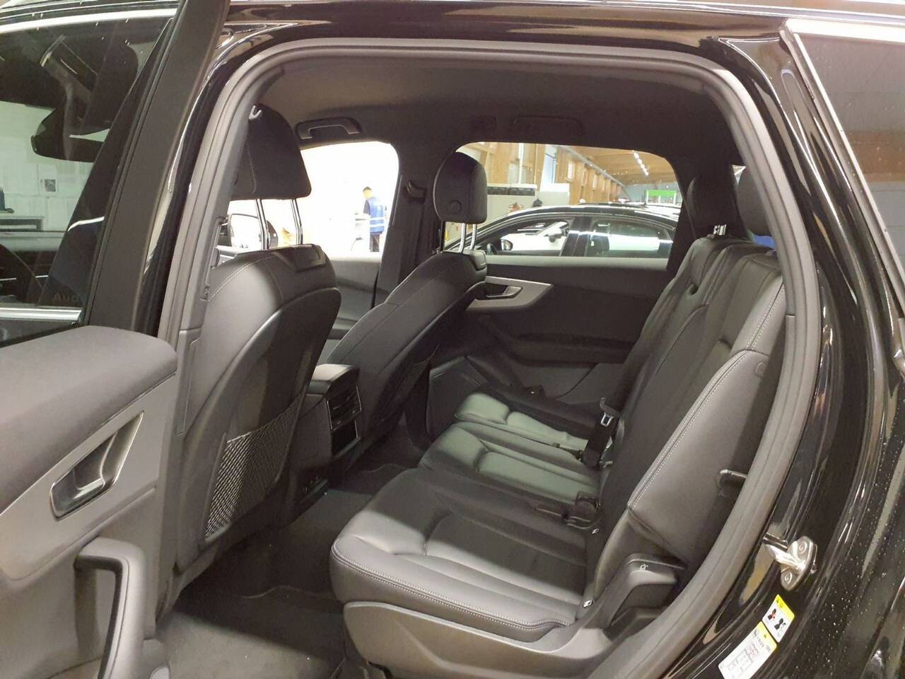 Audi Q7 - zdjęcie 13