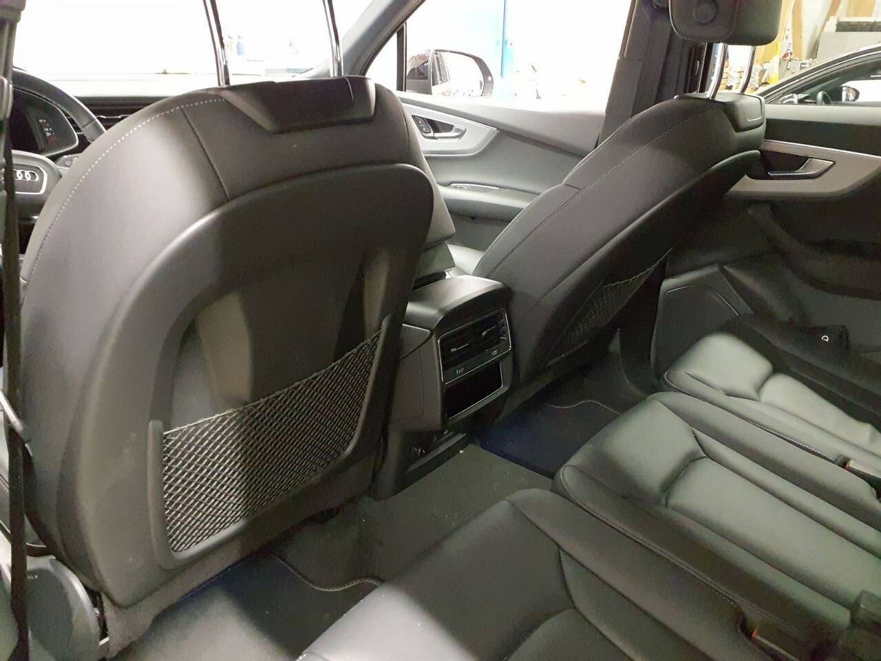 Audi Q7 - zdjęcie 11