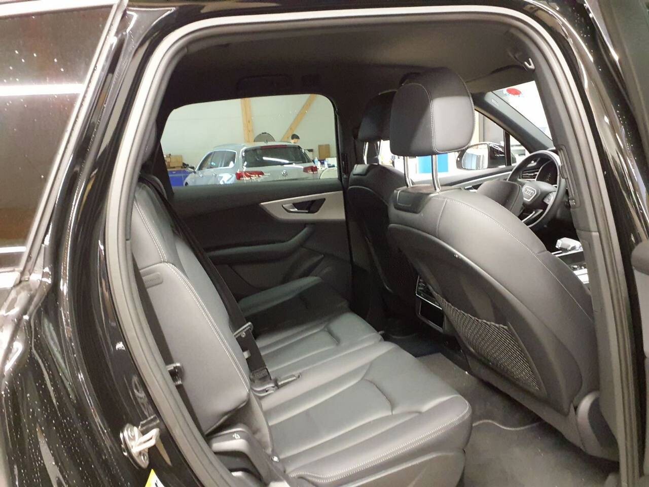 Audi Q7 - zdjęcie 10