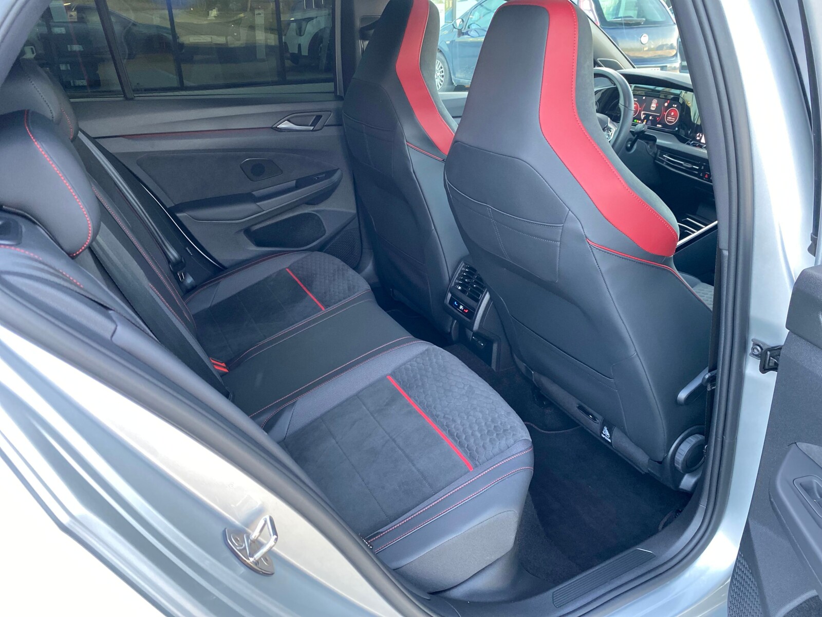 Volkswagen Golf - zdjęcie 15