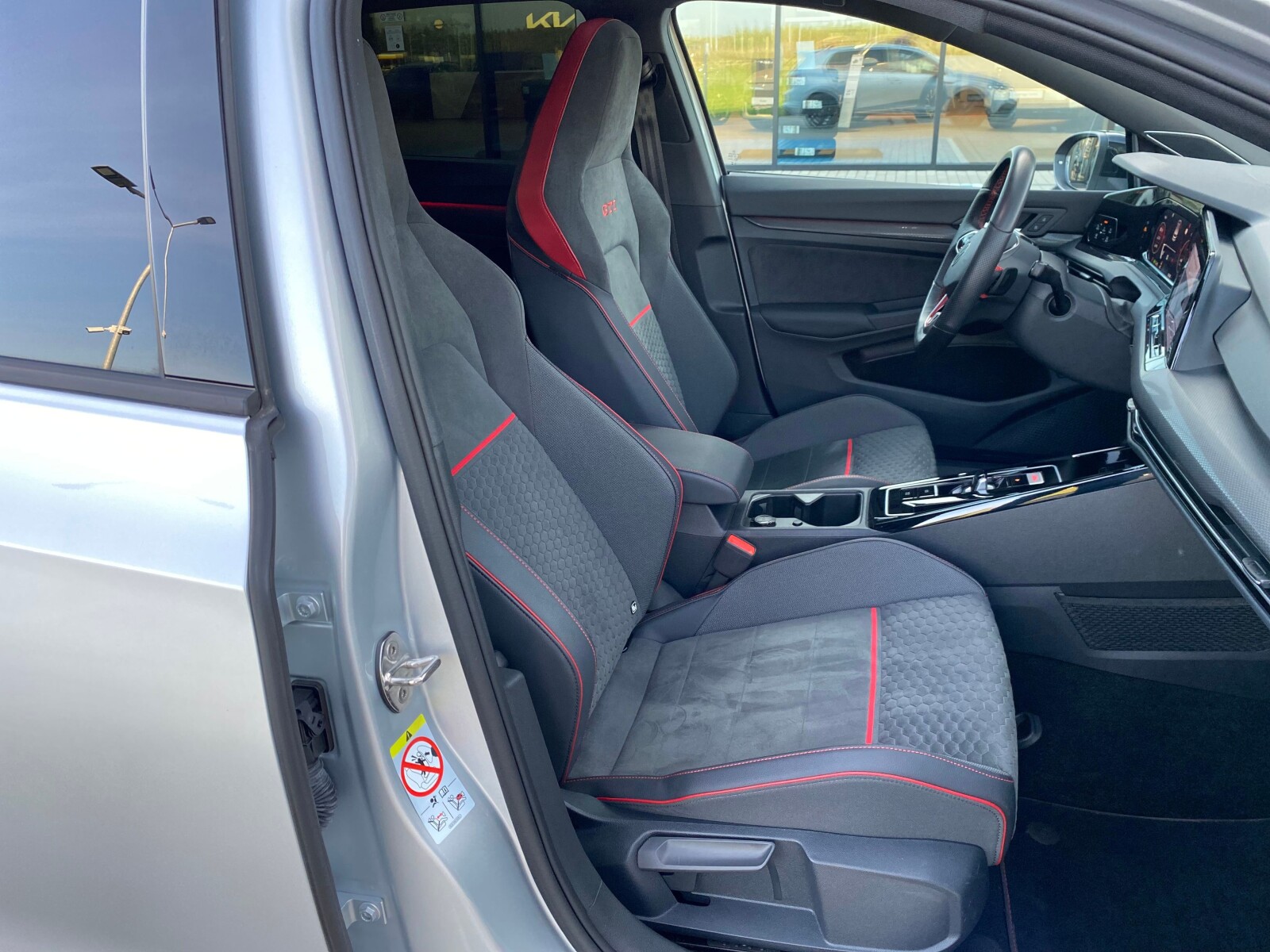 Volkswagen Golf - zdjęcie 16