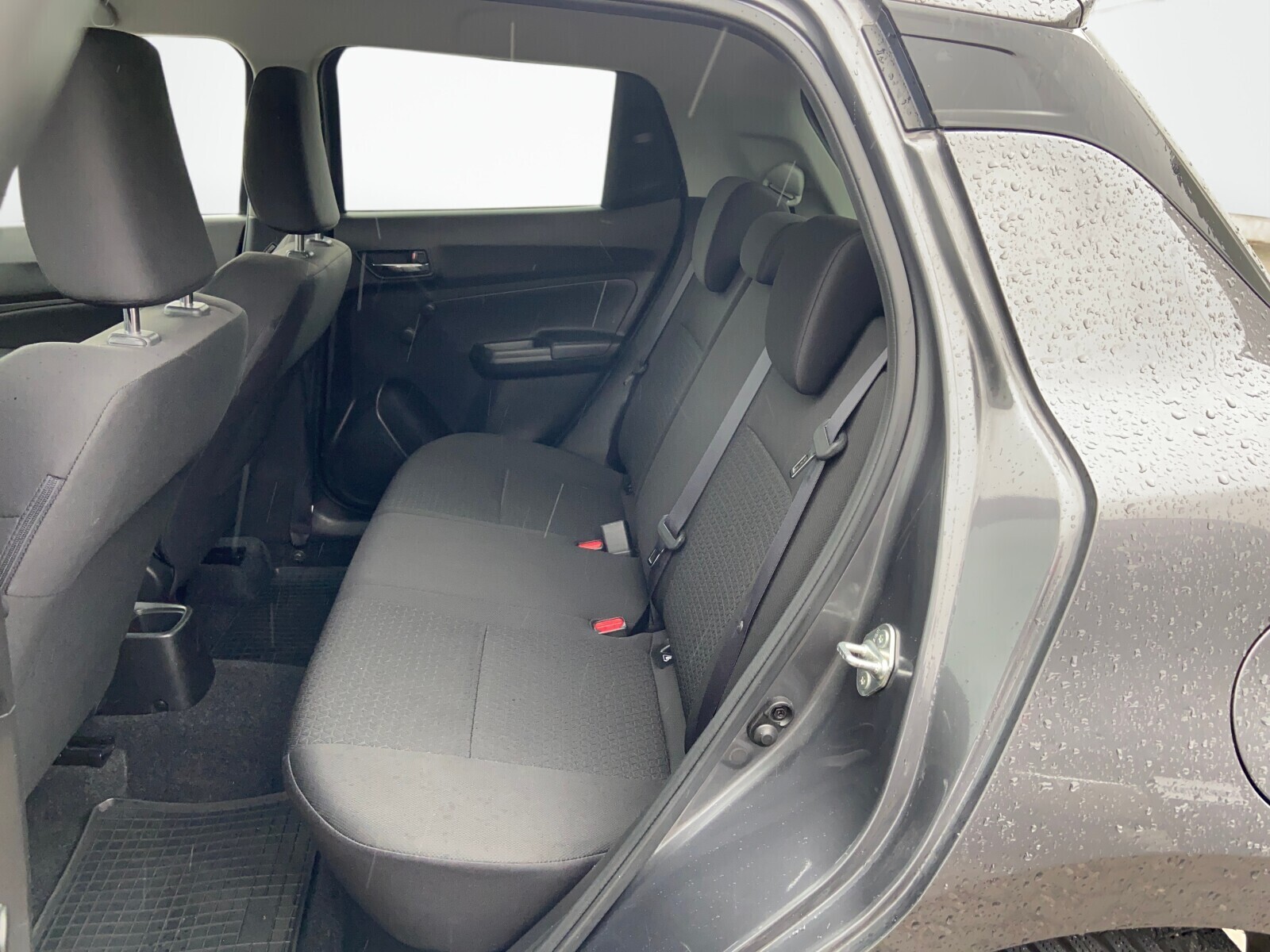 Suzuki Swift - zdjęcie 13