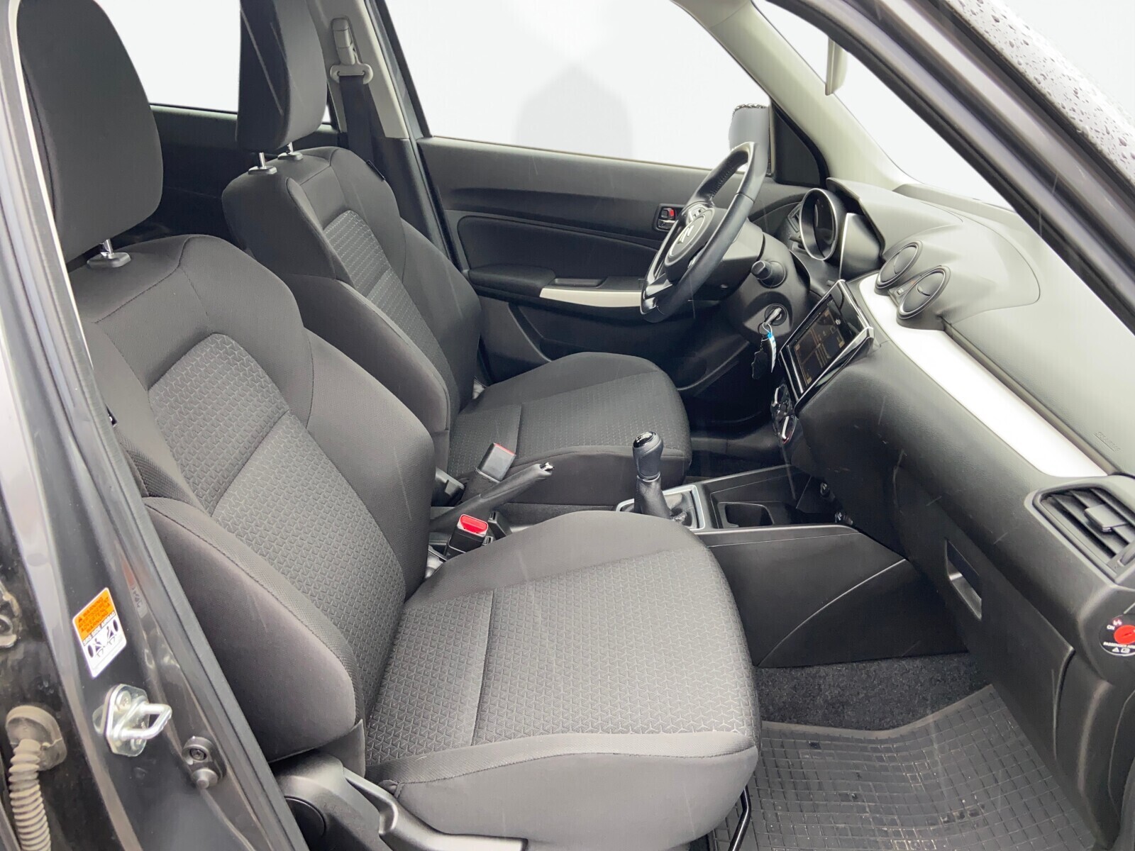 Suzuki Swift - zdjęcie 14