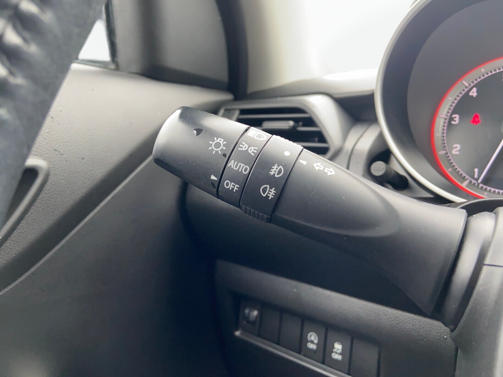 Suzuki Swift - zdjęcie 15