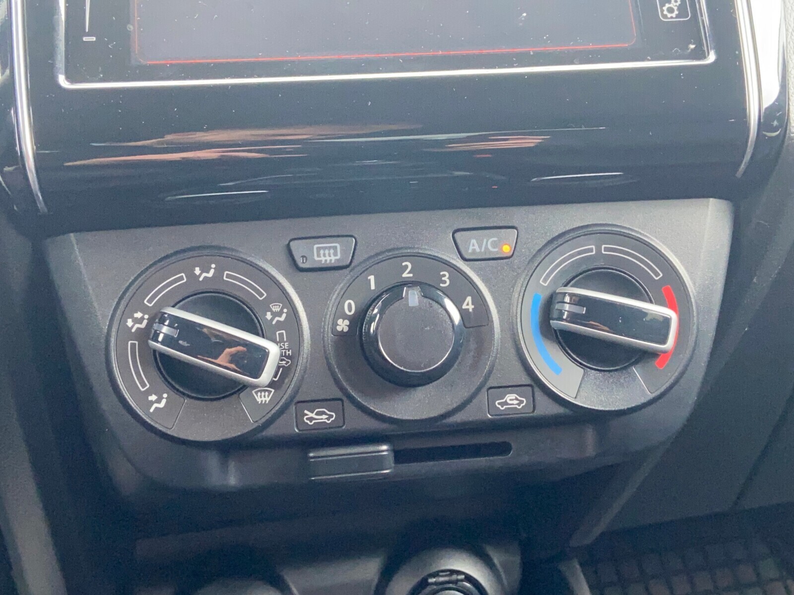 Suzuki Swift - zdjęcie 21