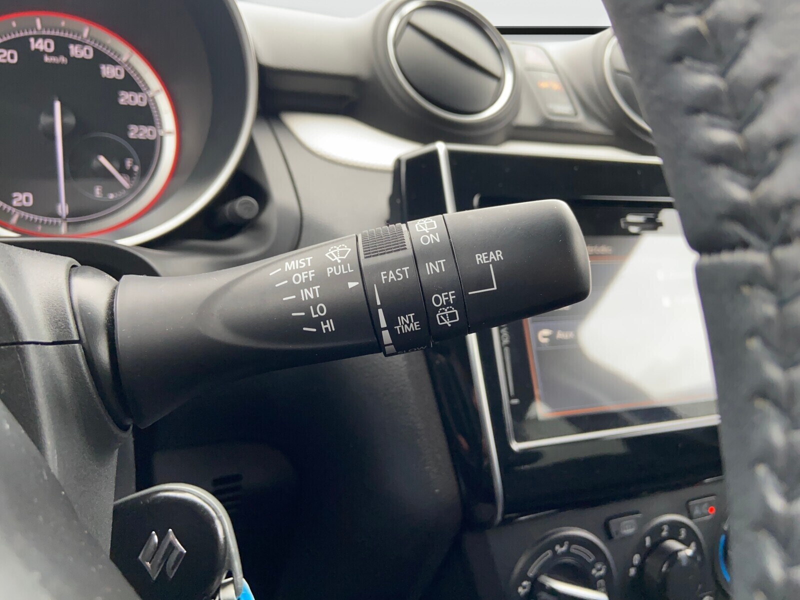 Suzuki Swift - zdjęcie 18