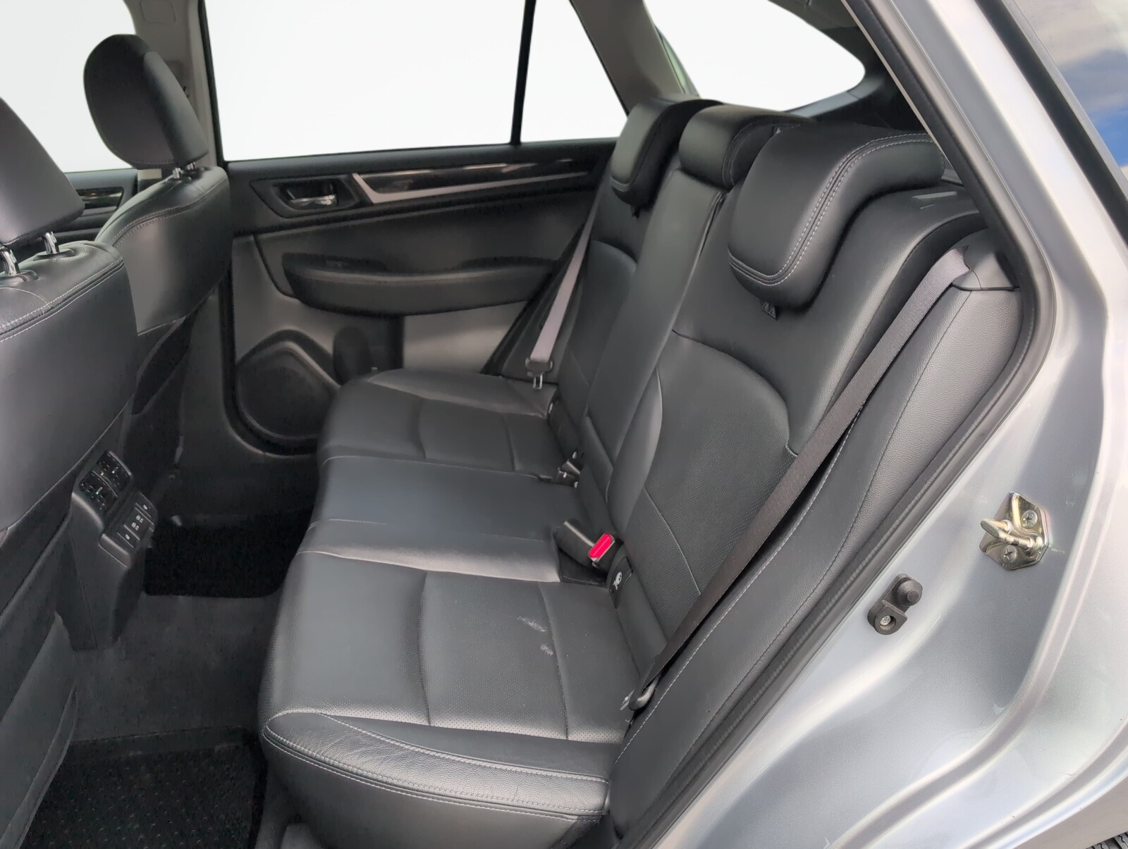 Subaru Outback - zdjęcie 12