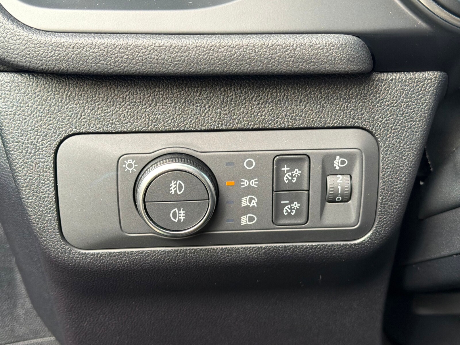 Ford Kuga - zdjęcie 21