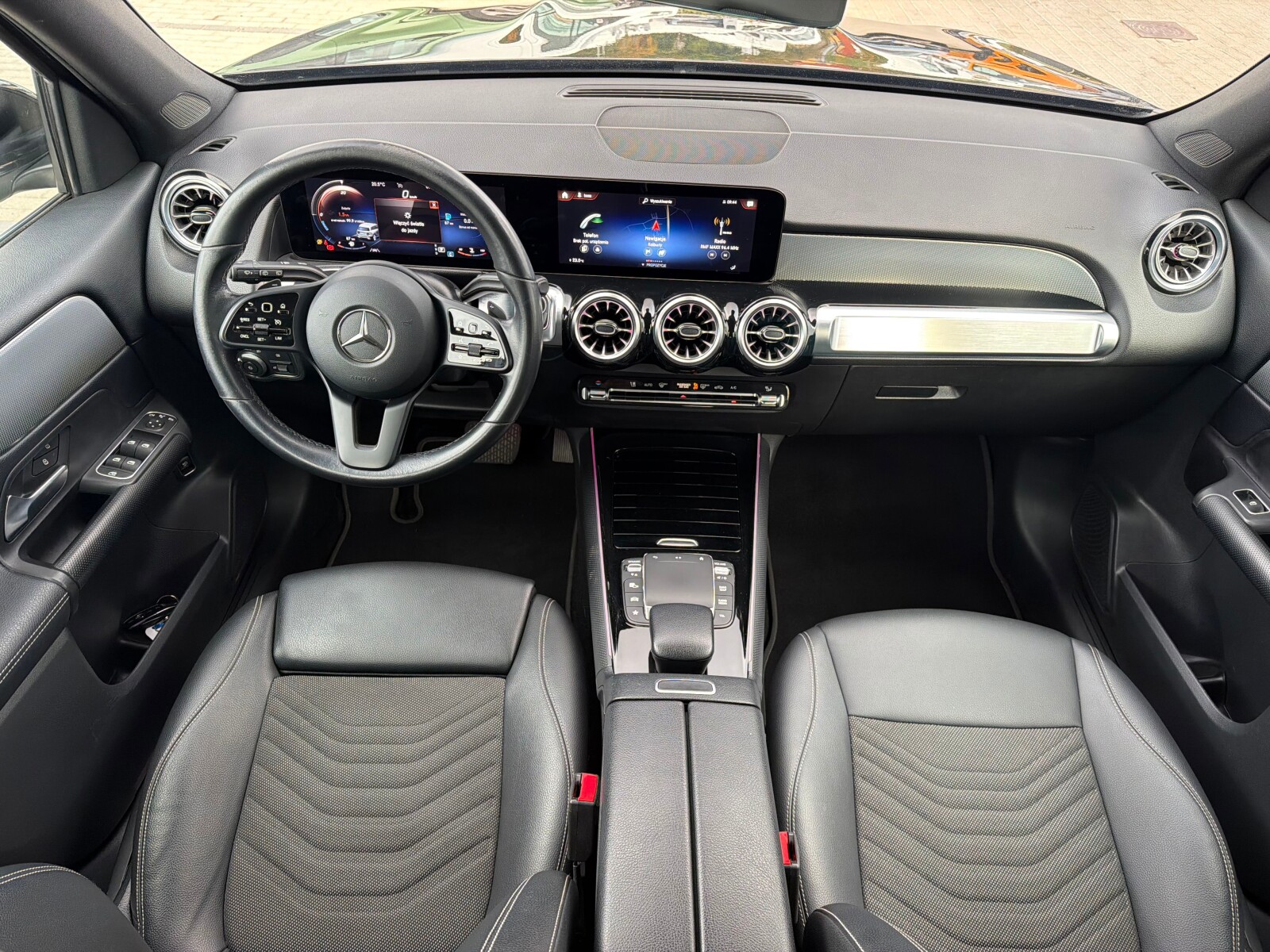 Mercedes-Benz GLB 200 - zdjęcie 18