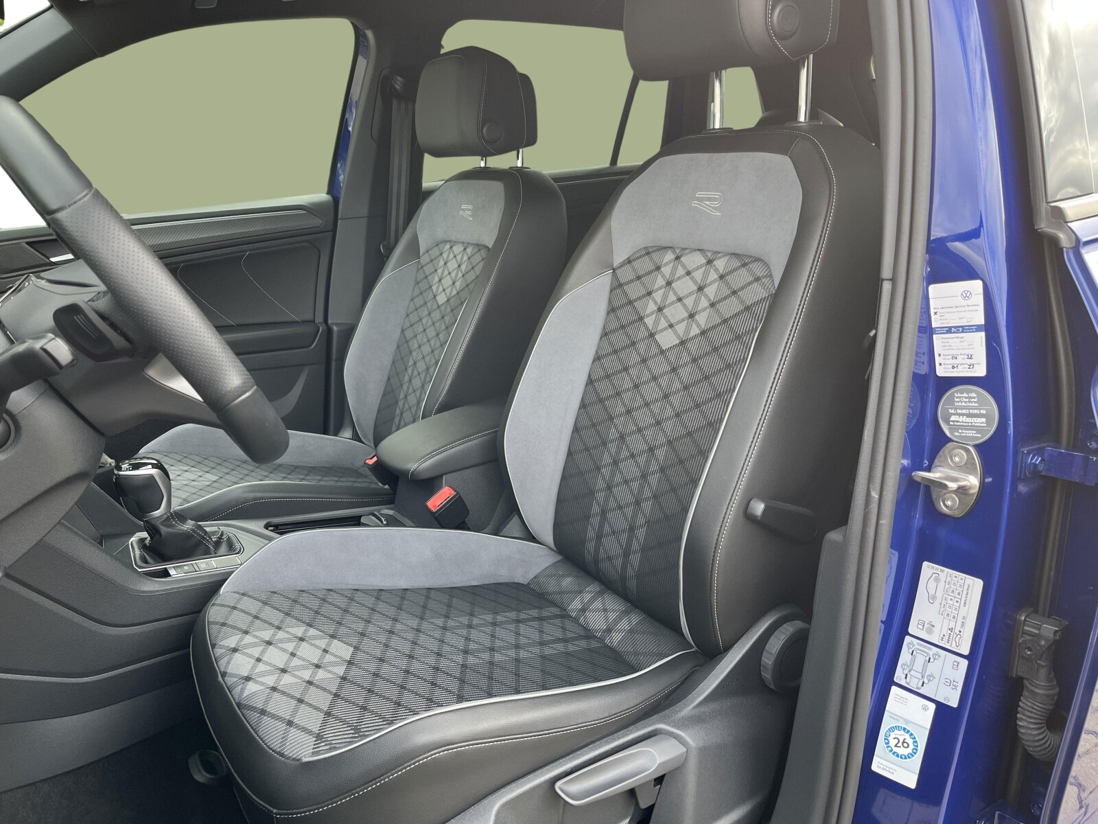 Volkswagen Tiguan - zdjęcie 32