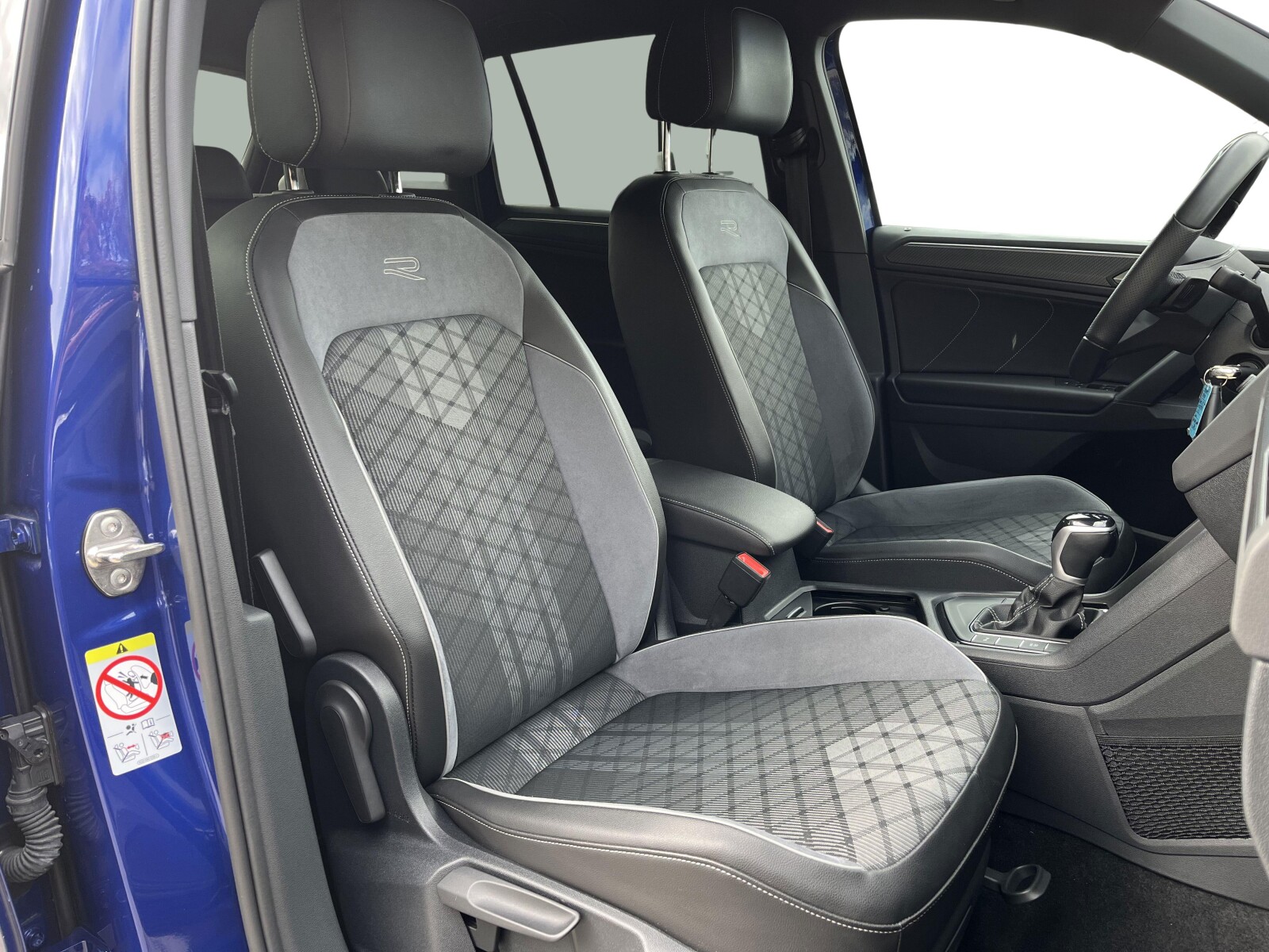 Volkswagen Tiguan - zdjęcie 33