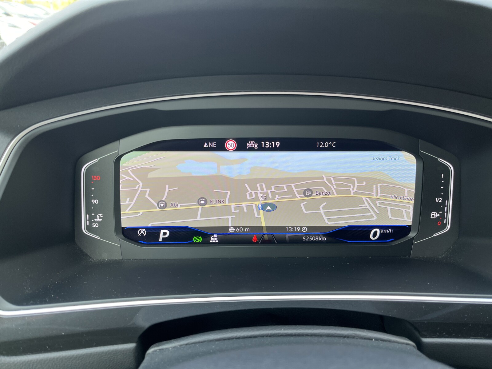 Volkswagen Tiguan - zdjęcie 17