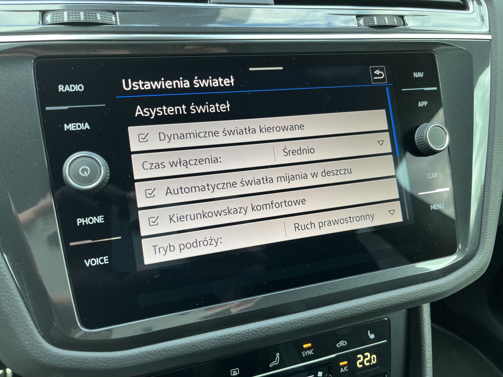 Volkswagen Tiguan - zdjęcie 23