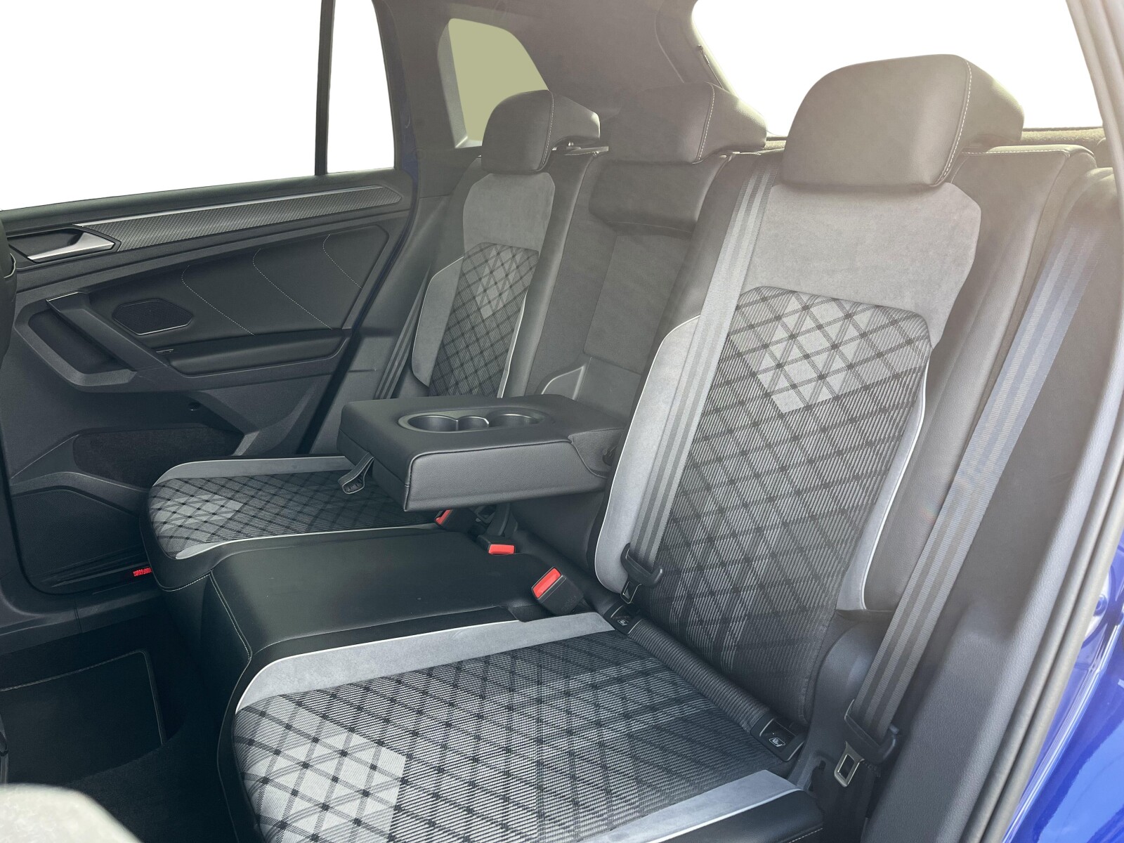 Volkswagen Tiguan - zdjęcie 11