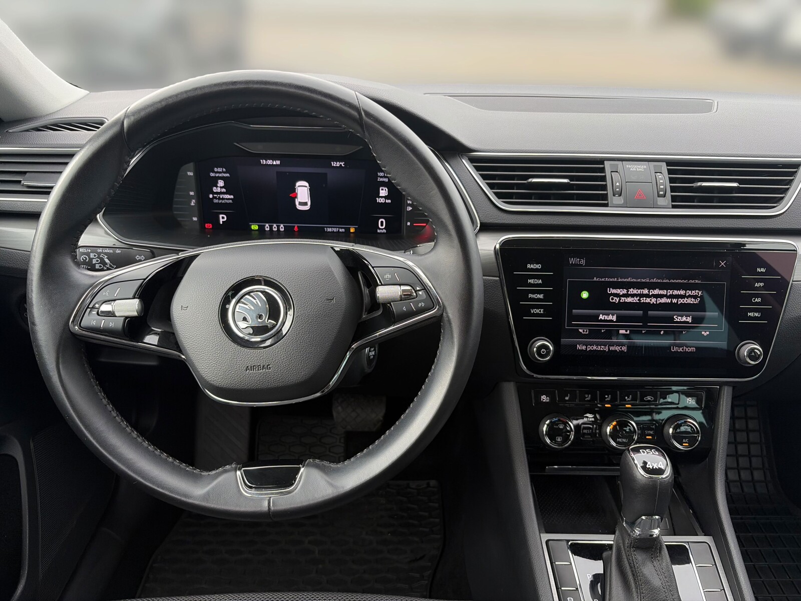 Škoda Superb Combi - zdjęcie 13