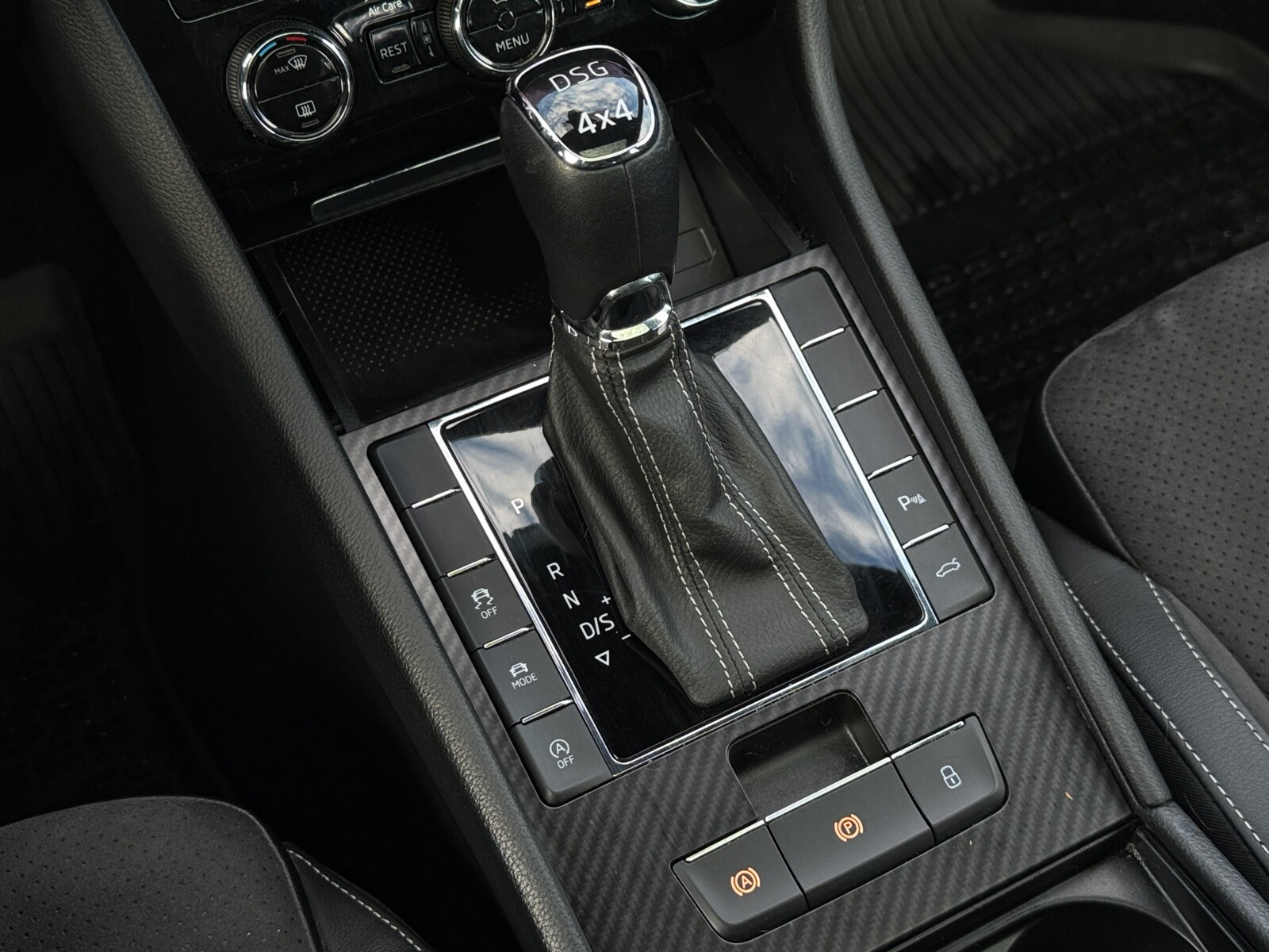Škoda Superb - zdjęcie 24