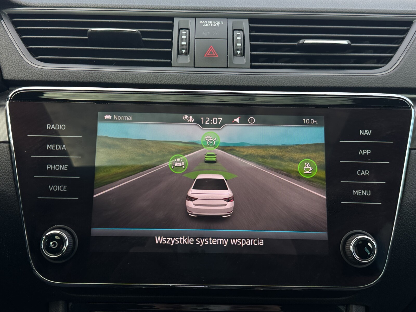 Škoda Superb - zdjęcie 16