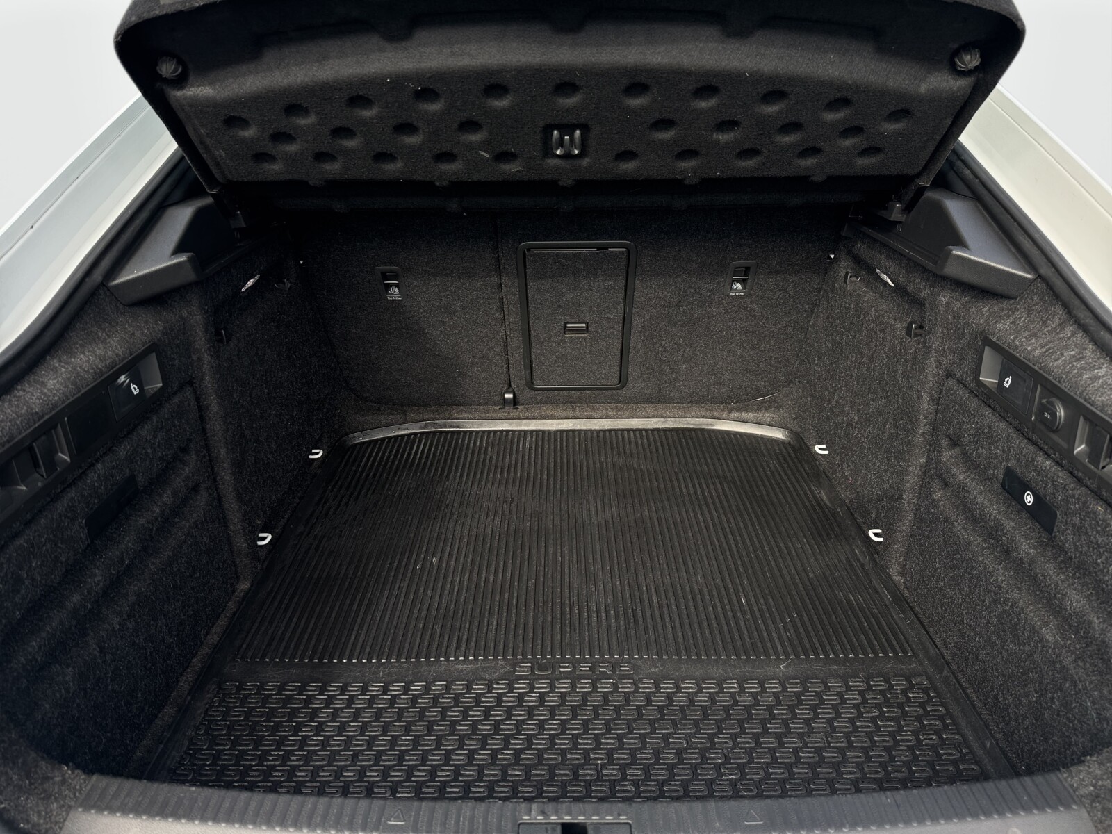 Škoda Superb - zdjęcie 29